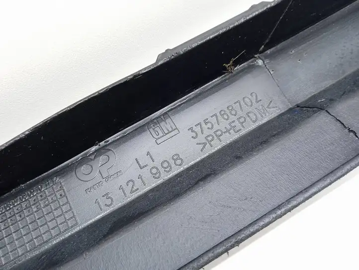 Opel Astra H (2004 - 2009) 375768702 Молдинг переднего бампера — фото 6