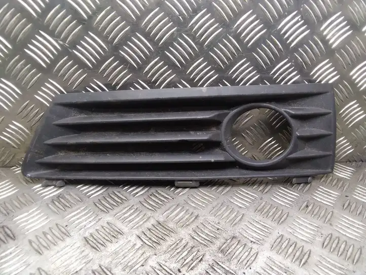 Opel Zafira B (2008 - 2014) 13124989 Решетка противотуманной фары — фото 1