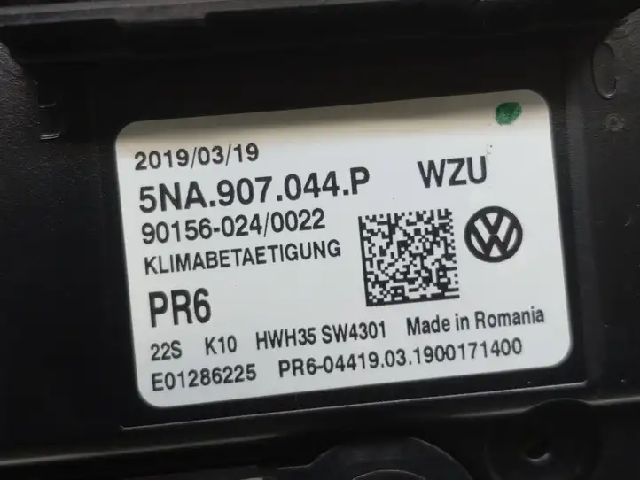 Volkswagen Tiguan (2016 - 2020) 5NA907044P Блок управления климат-контролем — фото 7