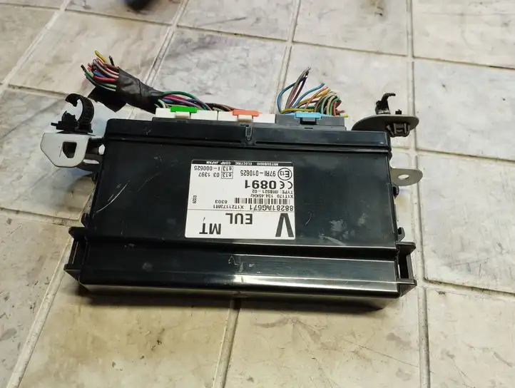 Subaru Outback (2007 - 2009) 88281AG671 Модуль комфорта — фото 3