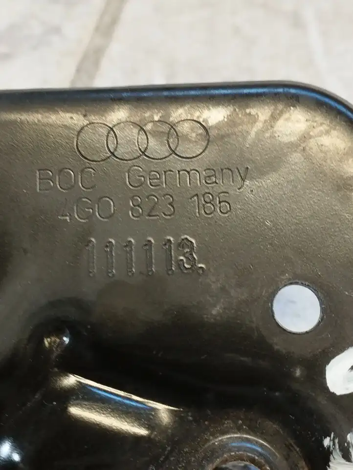 Audi A6 C7 (2011 - 2014) 4G0823186 Кронштейн замка капота — фото 3