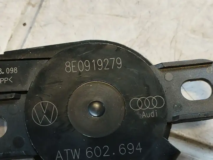 Audi A6 C7 (2011 - 2014) 8E0919279 Динамик парктроника (PDC) — фото 2