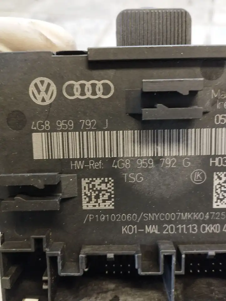 Audi A6 C7 (2011 - 2014) 4G8959792J Блок управления дверью — фото 4