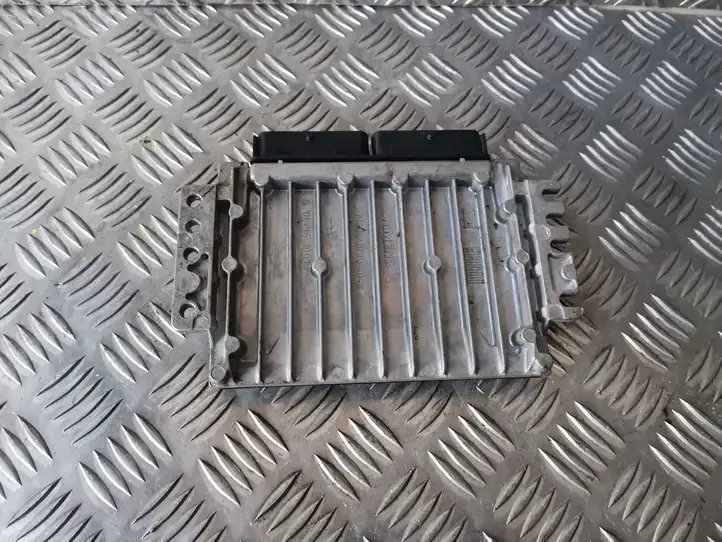Volvo S40, V40 (2000 - 2004) S118245002E Блок управления двигателем (ЭБУ) — фото 3