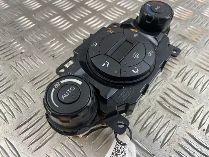 Ford Ecosport (2013 - 2018) 8A6T18C612 Блок управления климат-контролем — фото 4