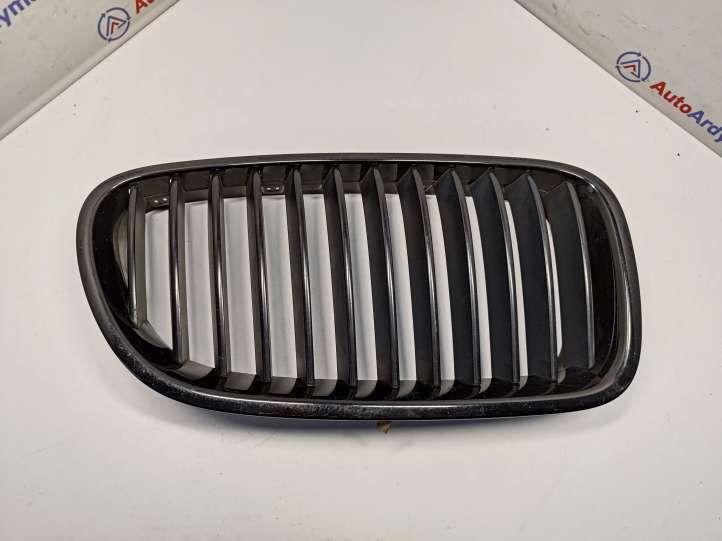 51712165528 BMW 5 F10 F11 Grotelės priekinės