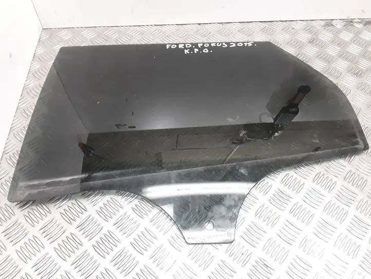 Ford Focus (2011 - 2015) BM51N25713C Заднее стекло — фото 1