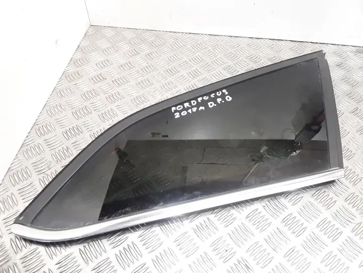 Ford Focus (2015 - 2019) BM51N297B00F Заднее боковое стекло — фото 1