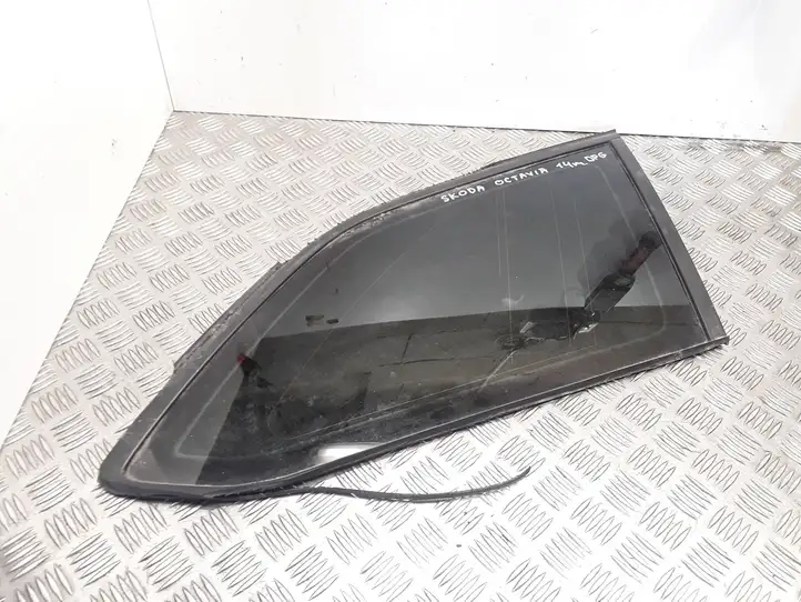 Skoda Octavia Mk3 (5E) (2013 - 2019) 43R00048 Заднее боковое стекло — фото 1