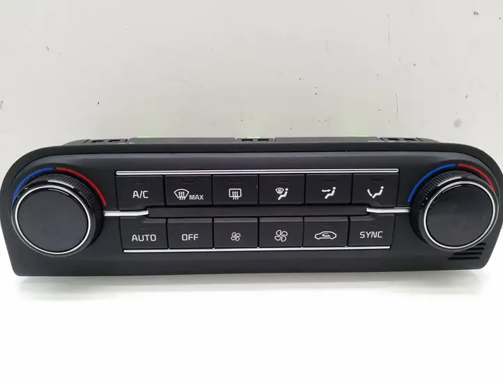 Kia Ceed (2018 - 2021) 97250J7201 Блок управления климат-контролем — фото 4
