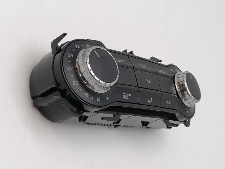 Mercedes-Benz CLA C117,X117,W117 (2013 - 2019) A2469000515 Блок управления климат-контролем — фото 4