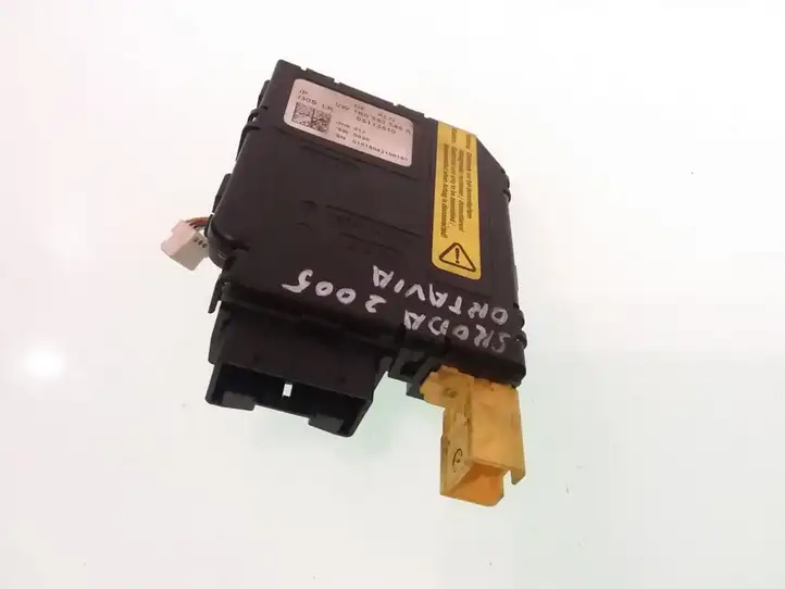 Skoda Octavia Mk2 (1Z) (2004 - 2013) 1K0953549A Датчик угла поворота руля — фото 1