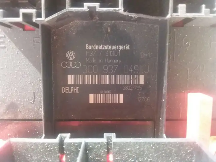 Volkswagen PASSAT B6 (2005 - 2010)  3C0937049J Mодуль kомфортa