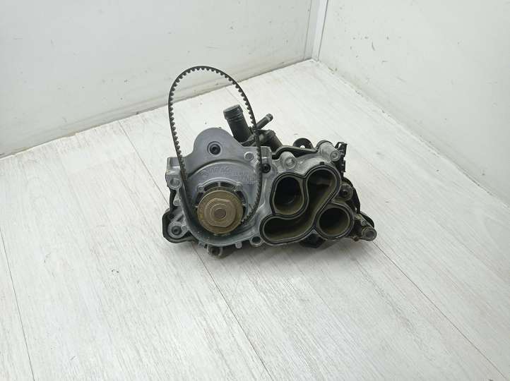 Audi A4 (2015 - 2019)  04e121600be Водяной насос