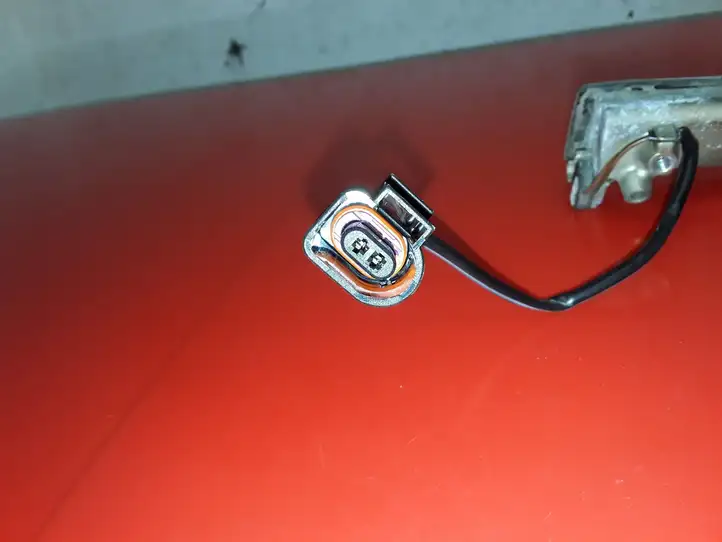 Volkswagen Touareg I (2002 - 2010) 1J0827566F Кнопка закрытия крышки багажника — фото 2
