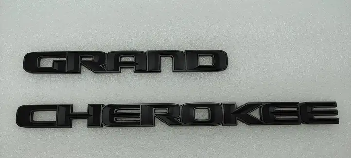 Jeep Grand Cherokee (2010 - 2021) 68370537AA Эмблема модели на переднюю дверь — фото 3