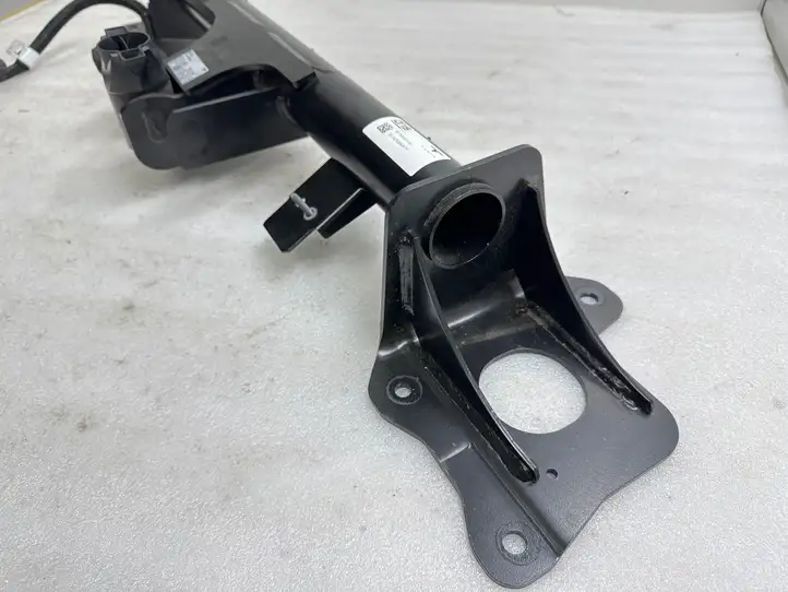 Tesla Model Y (2019 - 2024) 151441100I Комплект буксировочного крюка — фото 3