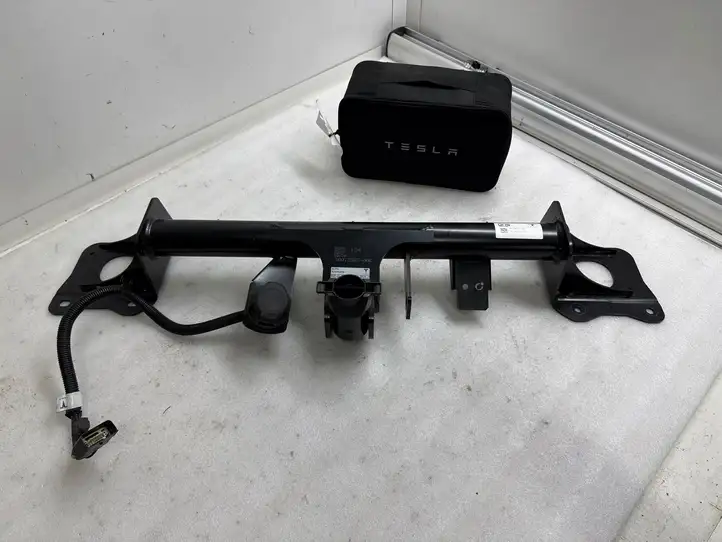 Tesla Model Y (2019 - 2024) 151441100I Комплект буксировочного крюка — фото 7