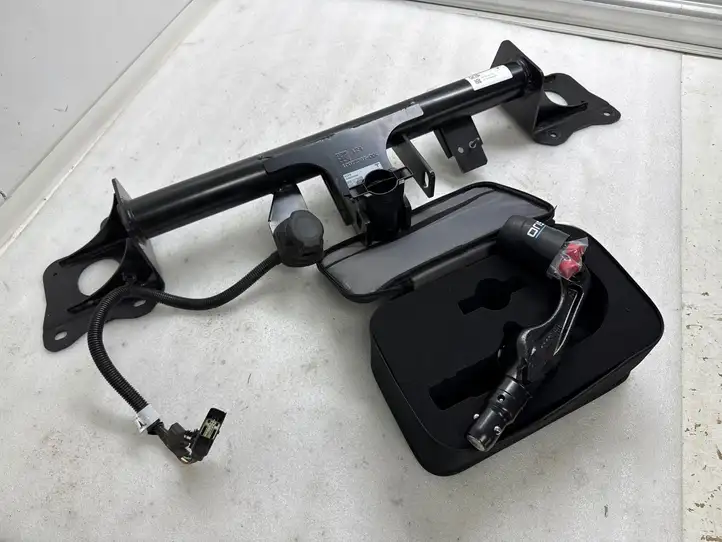 Tesla Model Y (2019 - 2024) 151441100I Комплект буксировочного крюка — фото 8