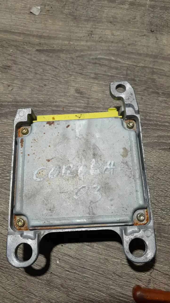 Toyota Corolla Verso E121 (2004 - 2007) 2310002510 Блок управления SRS — фото 2