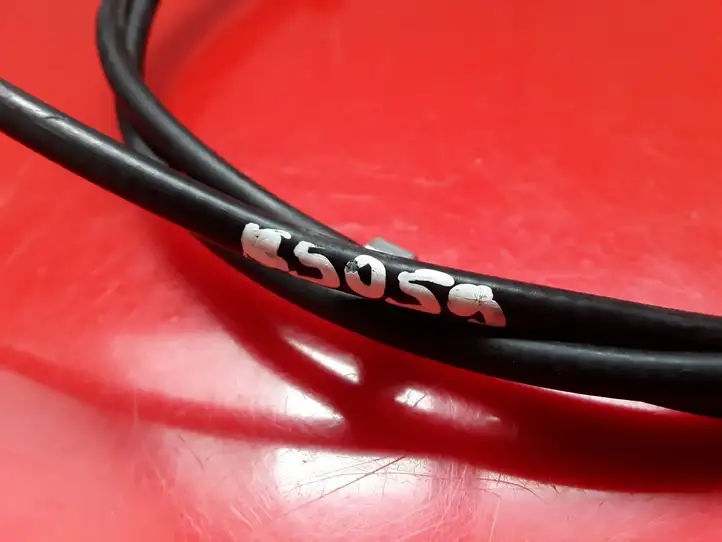 Ford Focus (2011 - 2015) AM5116C657AG Трос капота — фото 2