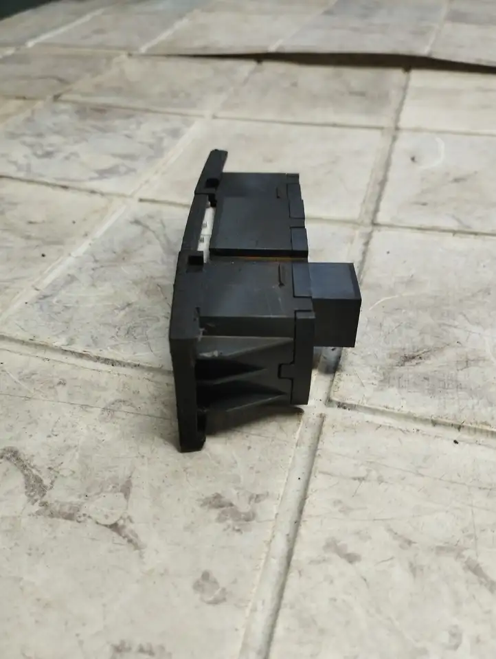 Volkswagen Touareg I (2002 - 2010)  7L6927225C Включатель системы стабильности (ESP)