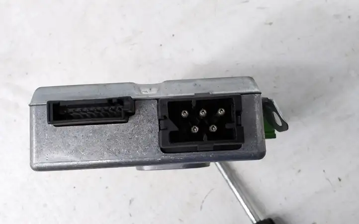 BMW 5 E60 E61 (2004 - 2010)  6952986 Блок управления дверью