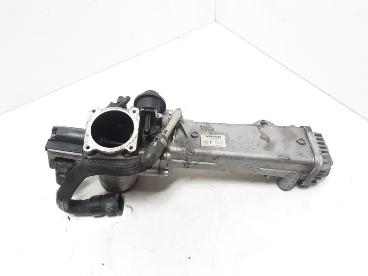 Volvo S60 (2010 - 2013)  31325030 Охладитель EGR