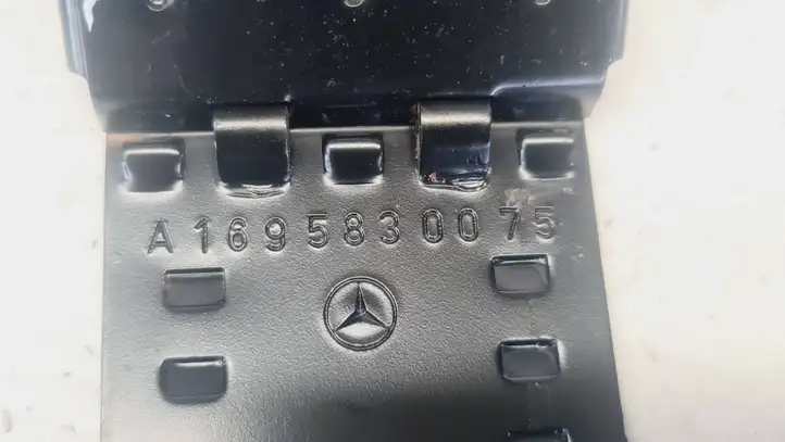 Mercedes-Benz A W169 (2004 - 2012) A1695830075 Прочие детали салона — фото 3