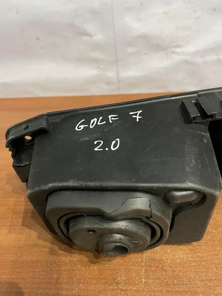Volkswagen Golf VII (2013 - 2019) 5G0864220 Прочие детали салона — фото 4
