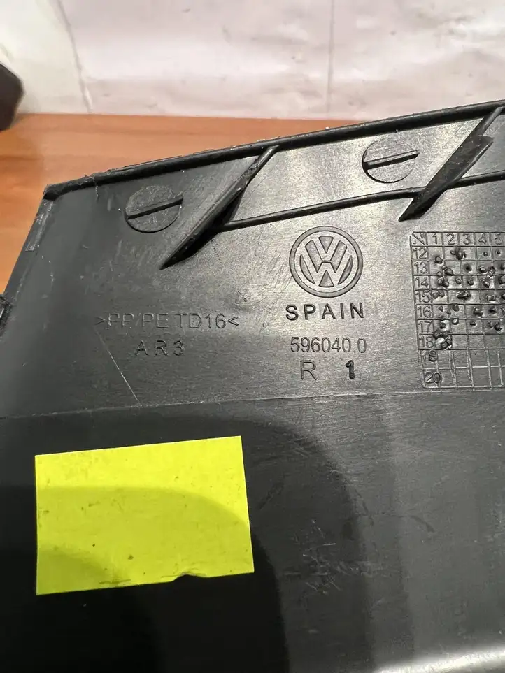 Volkswagen Golf VII (2013 - 2019) 5G0868144 Прочие детали салона — фото 6