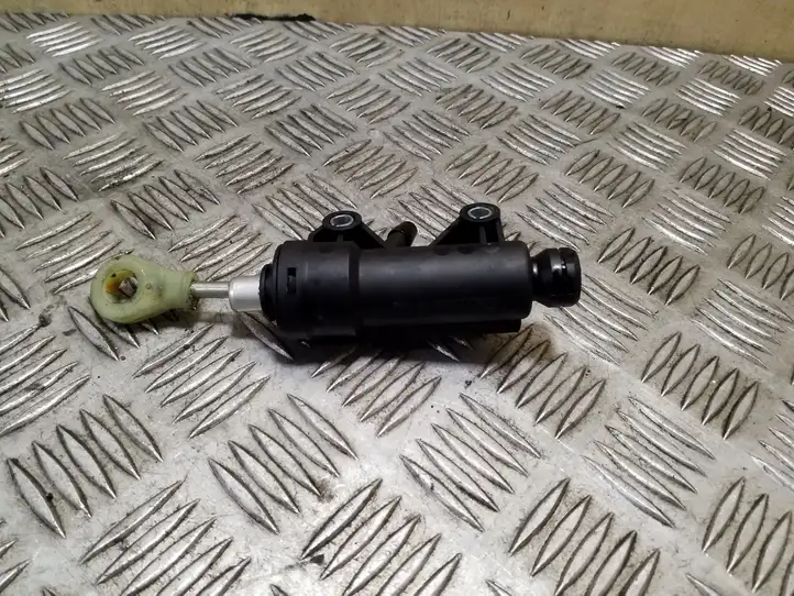 BMW X1 E84 (2009 - 2015)  21526773670 Главный цилиндр сцепления