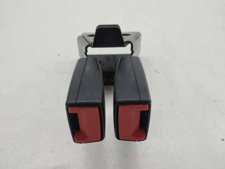 Audi Q7 (2005 - 2009)  4L0857739G Задний средний замок ремня