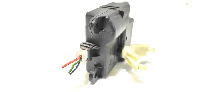 Nissan Primera (2001 - 2008) 3C27030840 Двигатель задвижки потока воздуха — фото 2