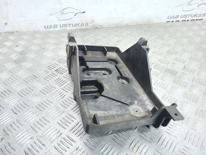 Mazda CX-7 (2009 - 2014)  EH6456041 Платформа крепления аккумулятора