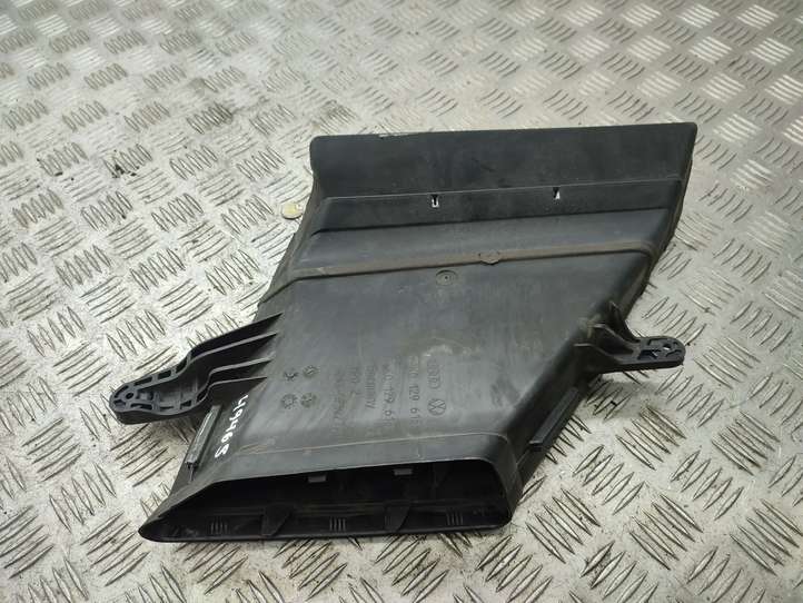 Audi A5 (2007 - 2011)  8K0129618 Деталь (детали) канала забора воздуха