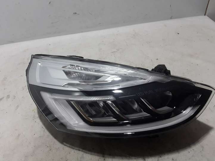 Renault Clio IV (2012 - 2019)  260101766R Передняя фара