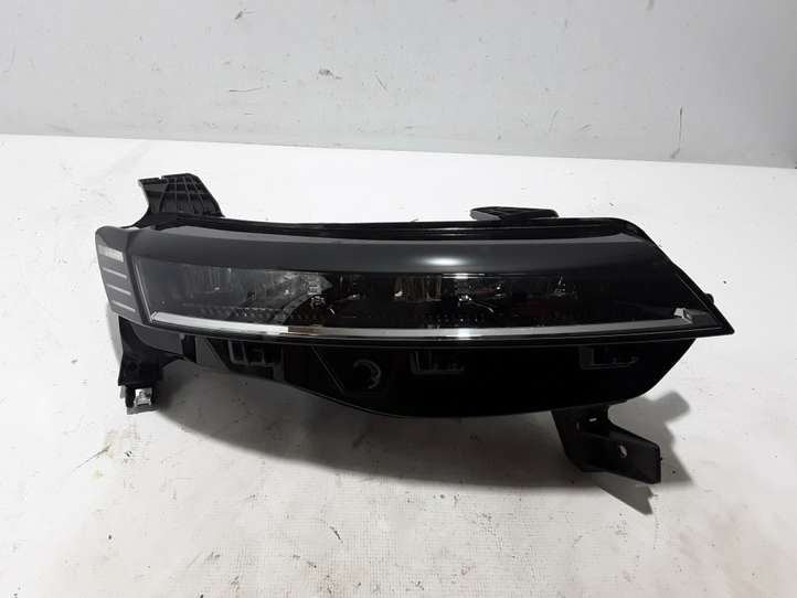 Renault Megane IV (2016 - )  260102443R Передняя фара