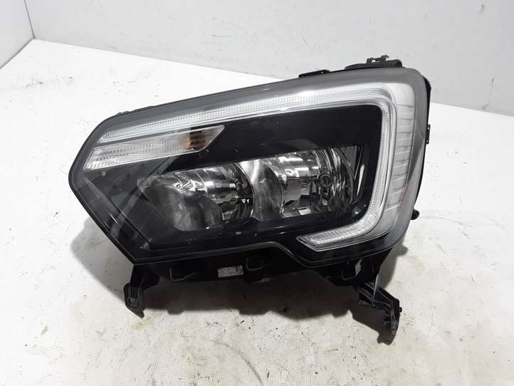 Renault Master III (2010 - )  260607867R Передняя фара