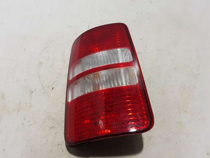 Volkswagen Caddy (2004 - 2010)  2K5945111C Задний фонарь в кузове