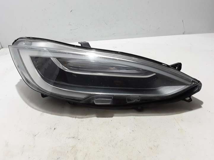 Tesla Model S (2016 - 2021)  105817000 Передняя фара