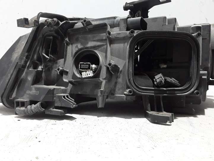 Audi A4 (2007 - 2011)  8K0941004C Передняя фара