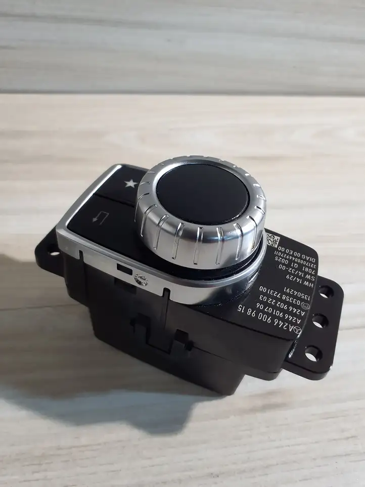 Mercedes-Benz CLA C117,X117,W117 (2013 - 2019) 03358723100 Контроллер мультимедийной системы — фото 3
