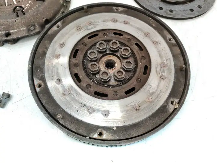 Audi A6 (2001 - 2004)  059141031 Комплект сцепления