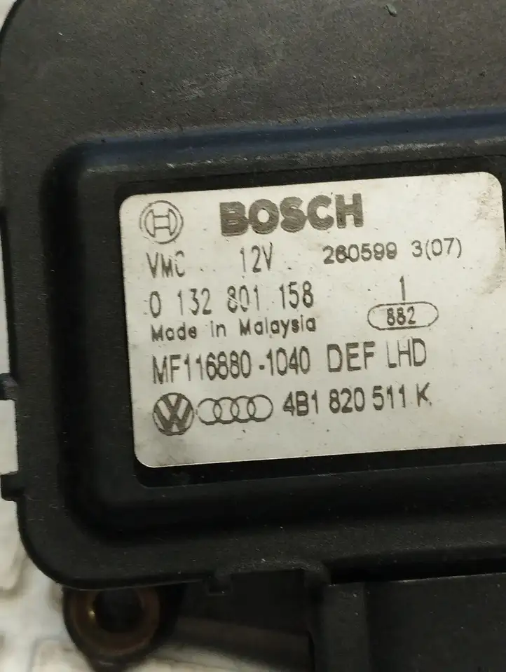 Audi A6 S6 C5 4B (1997 - 2001) 0132801158 Двигатель задвижки потока воздуха — фото 4