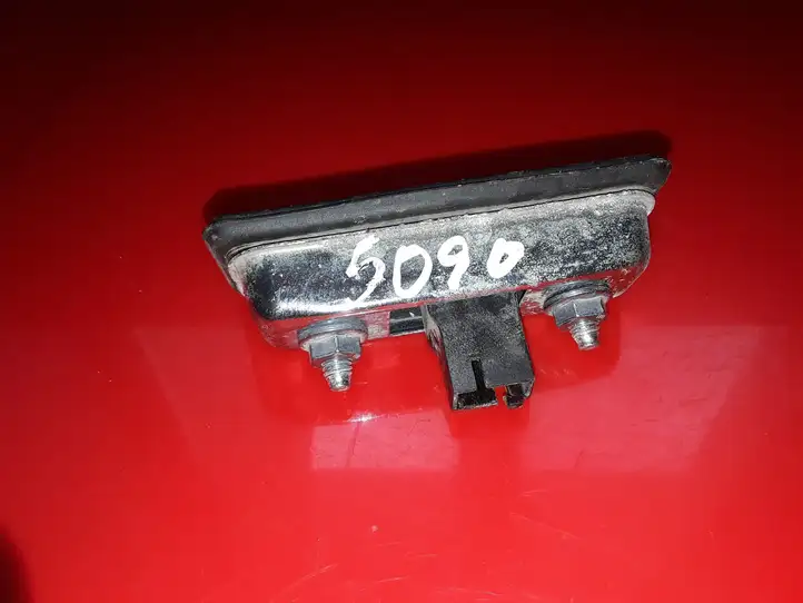 Skoda Yeti (5L) (2009 - 2012) 5J0827229 Кнопка закрытия крышки багажника — фото 3