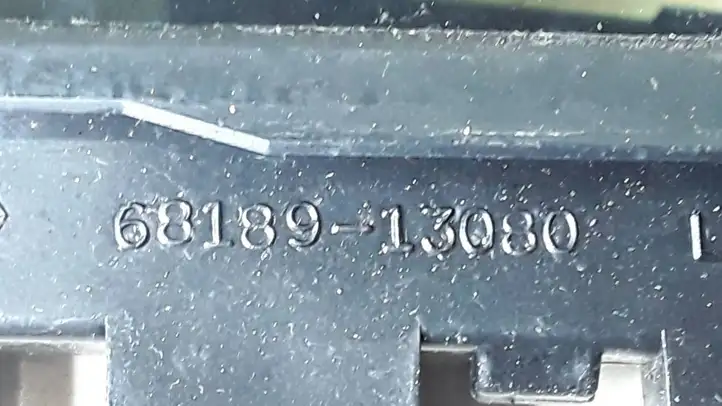 Toyota Corolla E120 E130 (2000 - 2004) 6818913080 Форточка двери — фото 2