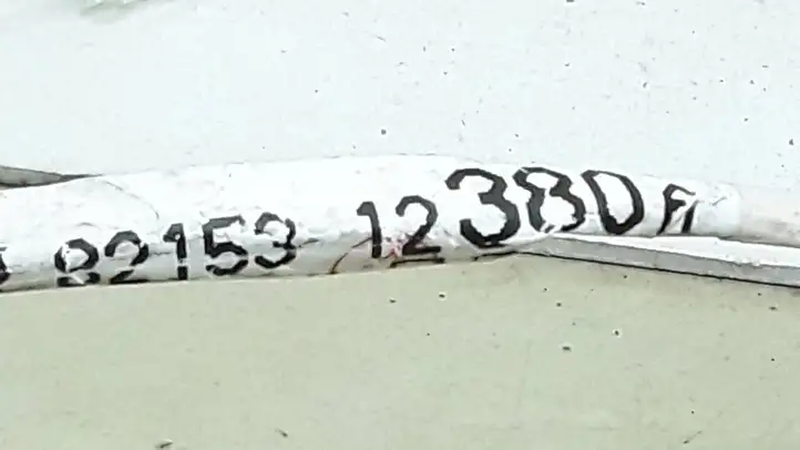 Toyota Corolla E120 E130 (2000 - 2004) 8215312380a Проводка задней двери — фото 2