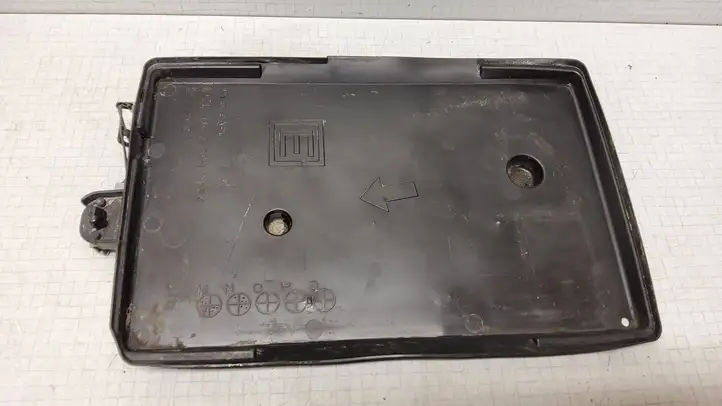 Subaru Outback (2009 - 2014) 82122AJ001 Крышка ящика аккумулятора — фото 1