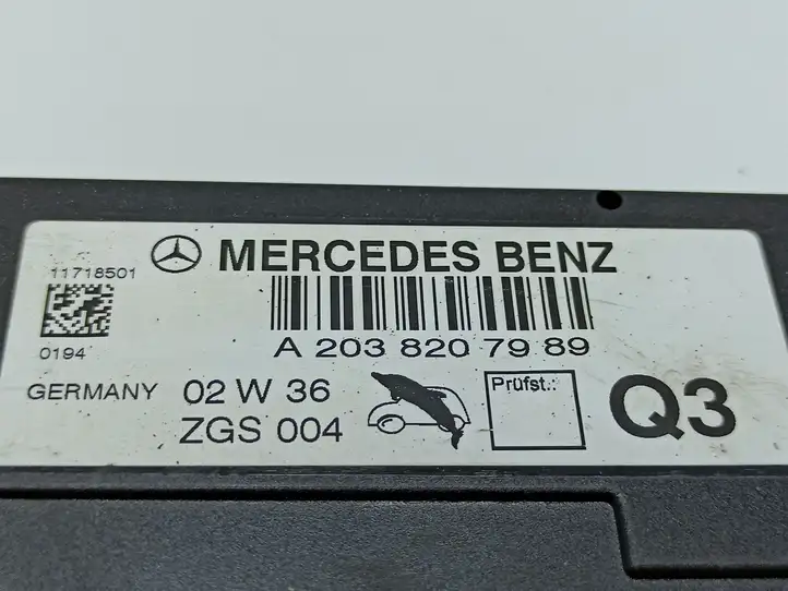Mercedes-Benz C W203 (2000 - 2007) A2038207989 Усилитель антенны — фото 10
